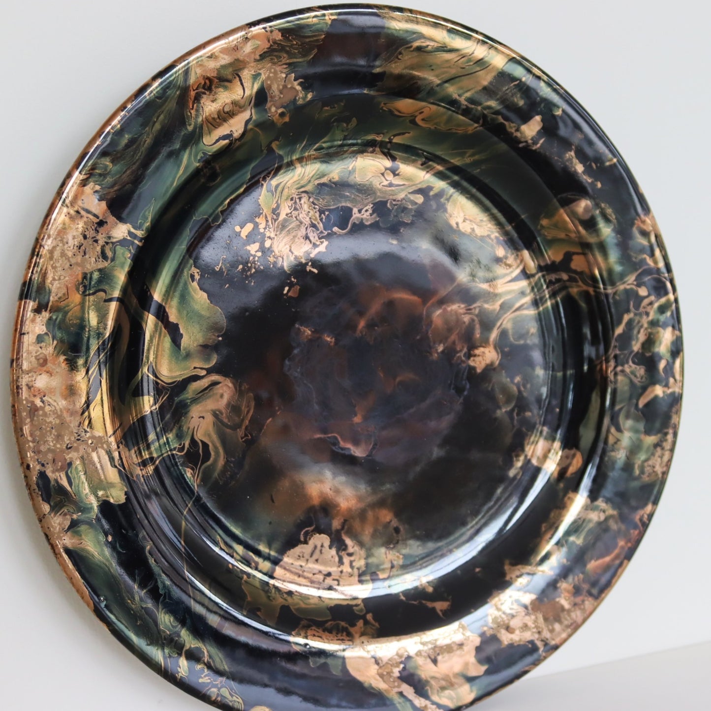 Set 6 Sottopiatti in Ceramica Nera con Oro Zecchino – Collezione Eclisse