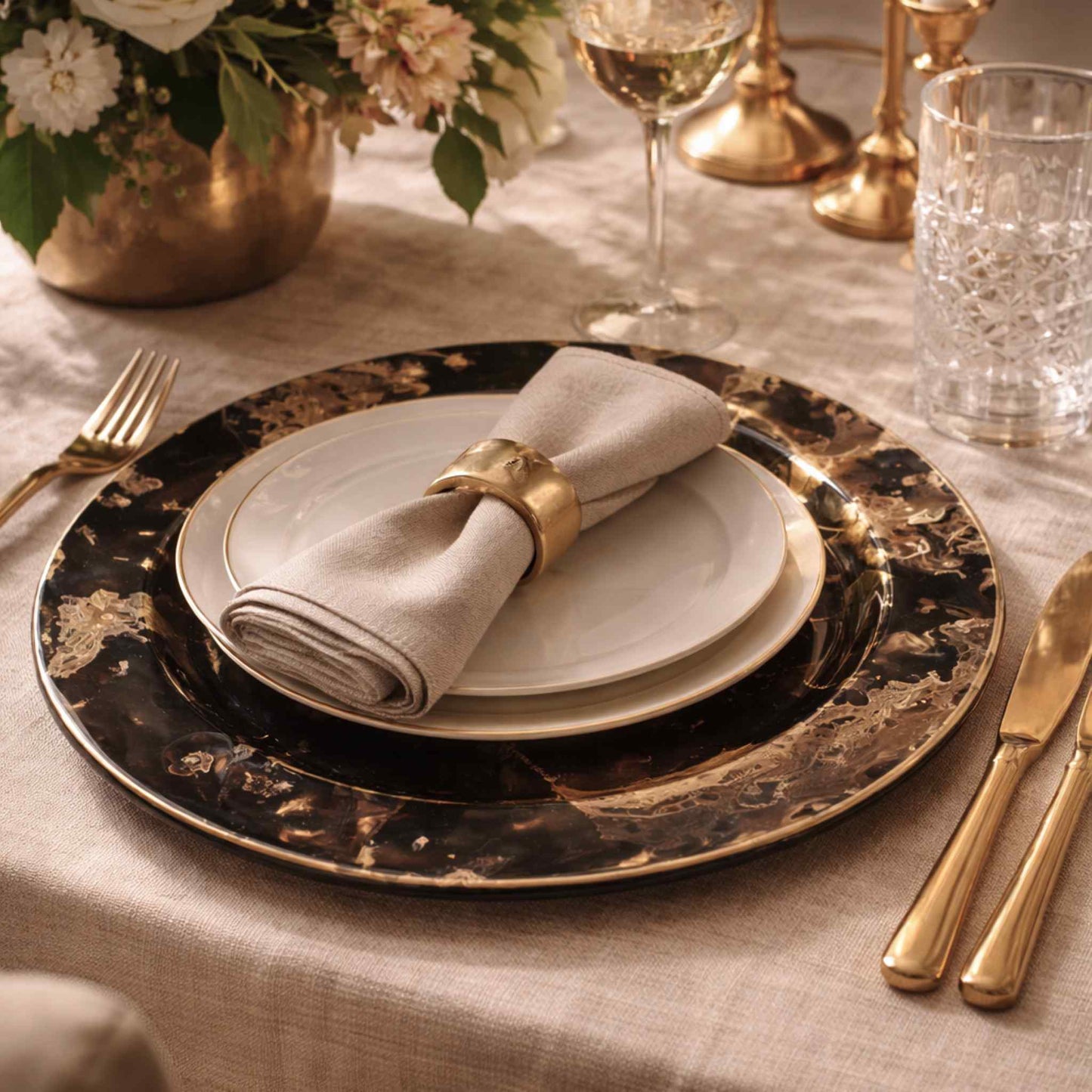 Set 6 Sottopiatti in Ceramica Nera con Oro Zecchino – Collezione Eclisse