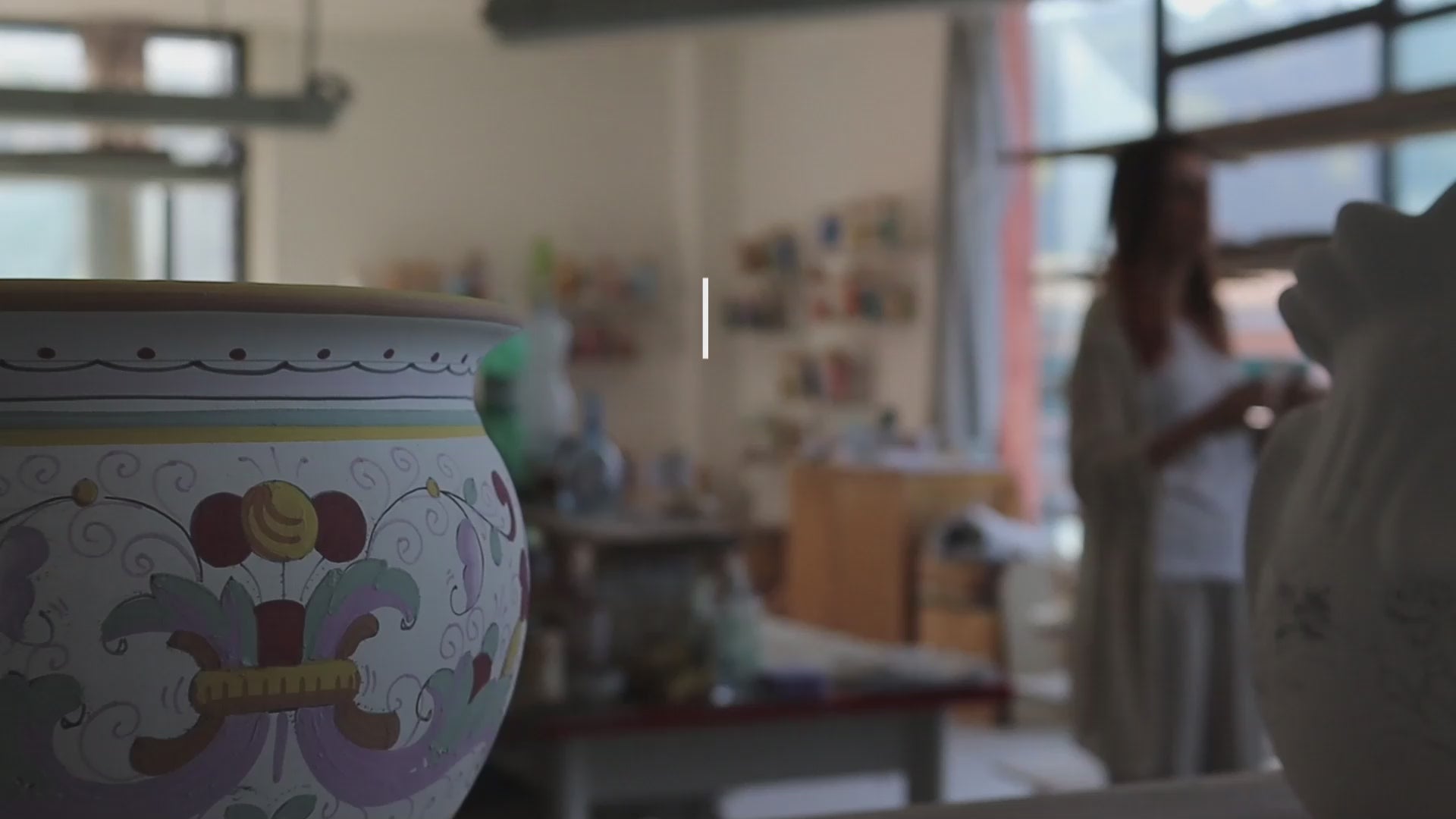 Carica il video: Tour lavorazione ceramica artistica di mod a Deruta